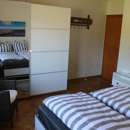 Bi Minna To Huus Holiday home