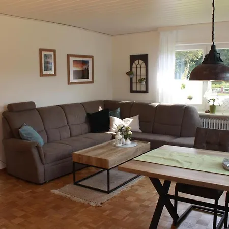 Bi Minna To Huus Holiday home *